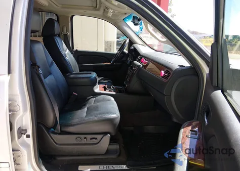 2009 Chevrolet Tahoe Ltz z USA, uszkodzony, nr VIN 1GNFK33099R167801